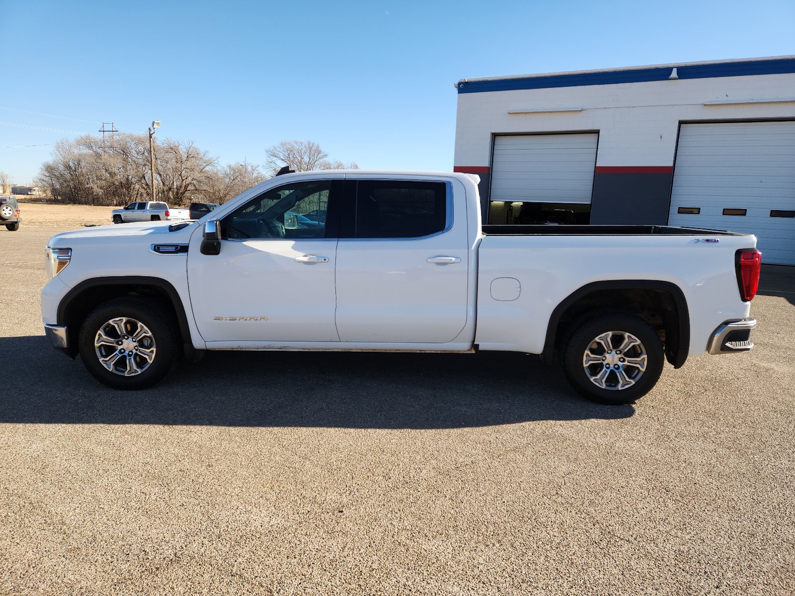 Used 2021 GMC Sierra 1500 SLE w/ X31 Off-Road Package image 2