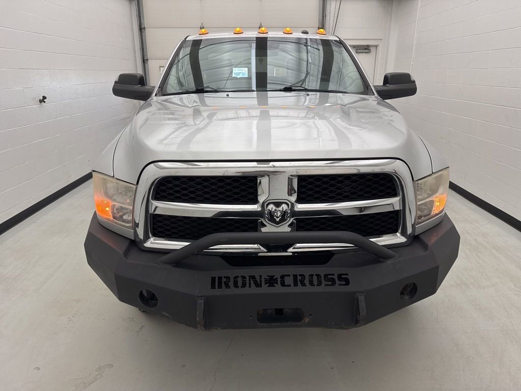 Used 2018 RAM 3500 Tradesman w/ Chrome Appearance Group AWD/4WD image 2
