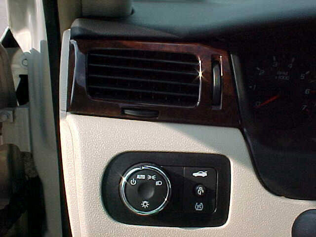 Used 2011 Chevrolet Impala LS image 20