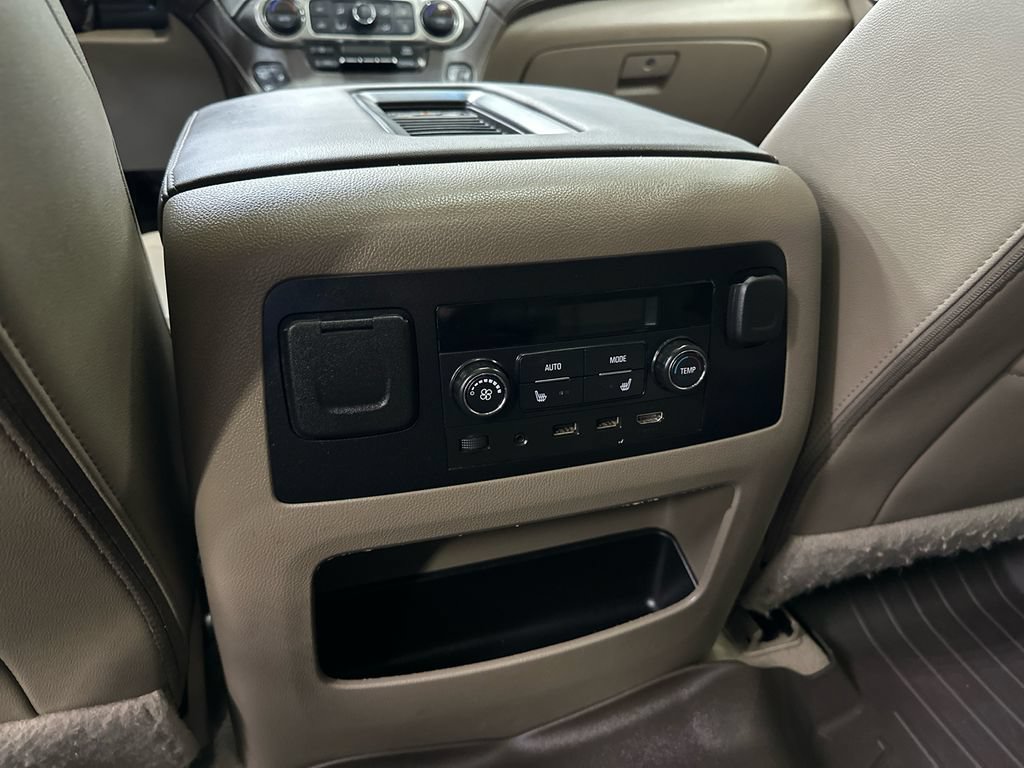 Used 2019 Chevrolet Suburban Premier RWD image 26