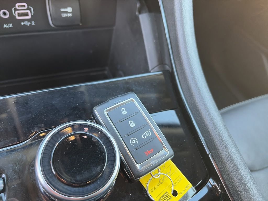 Used 2023 Jeep Grand Cherokee L Limited image 31