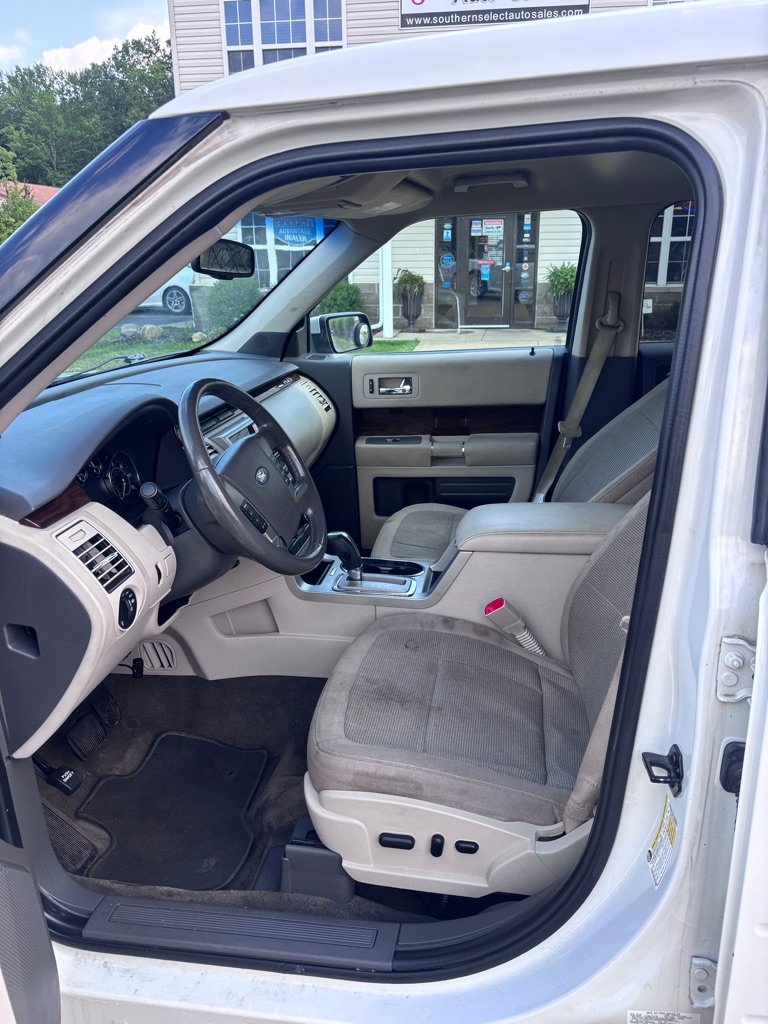 Used 2011 Ford Flex SEL AWD/4WD image 9