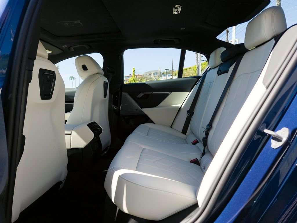 New 2026 BMW 530i w/ M Sport Package image 8