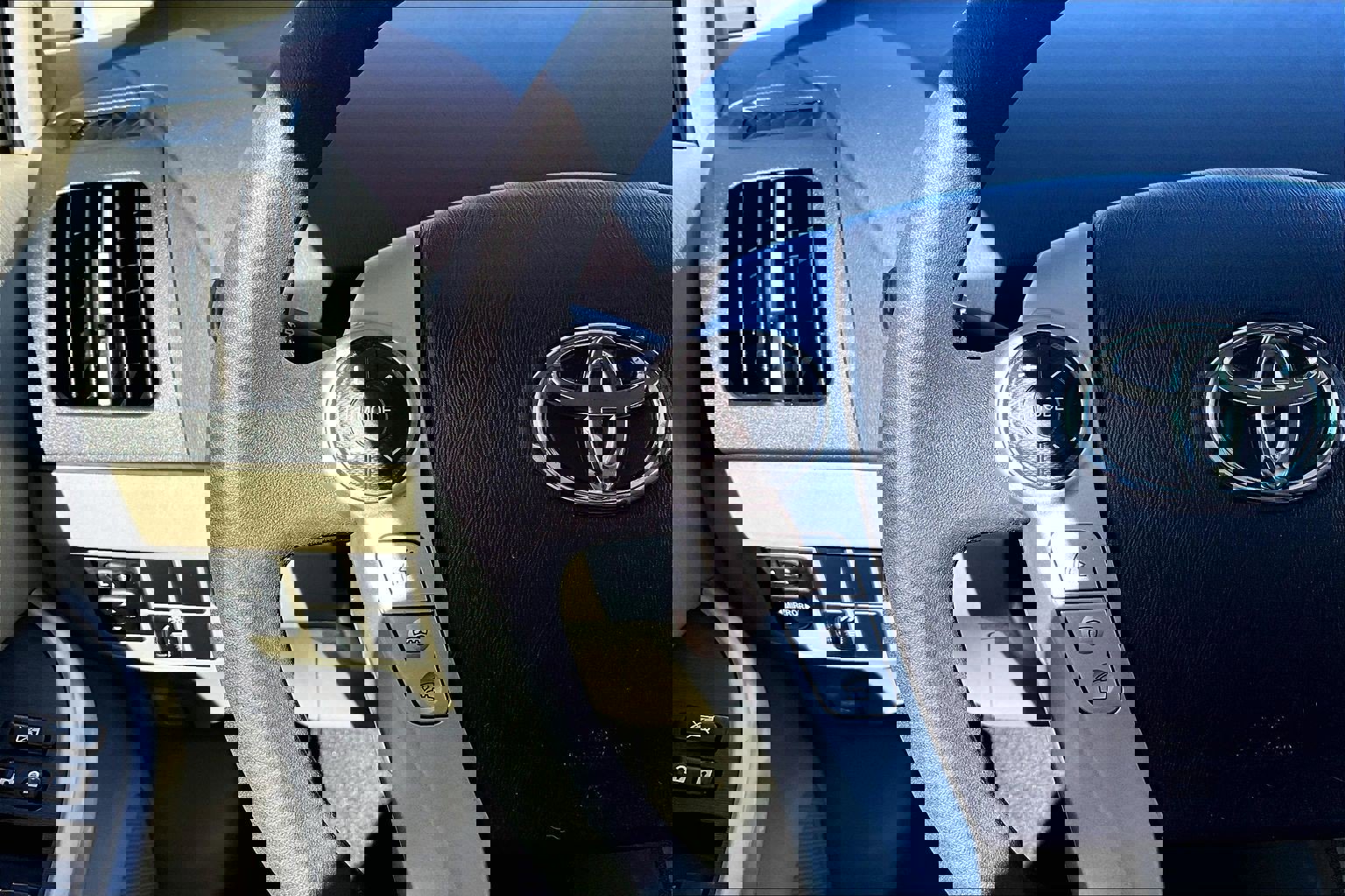 Used 2014 Toyota Prius Three FWD image 17