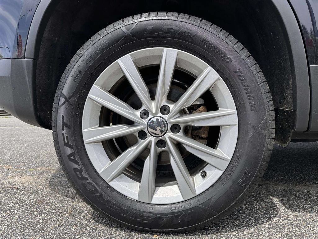Used 2017 Volkswagen Tiguan Limited w/ Premium Package AWD/4WD image 6