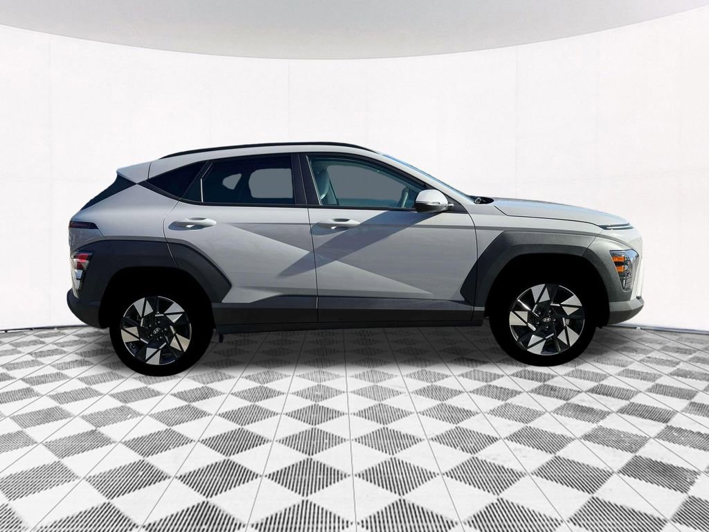 Used 2025 Hyundai Kona SEL image 14
