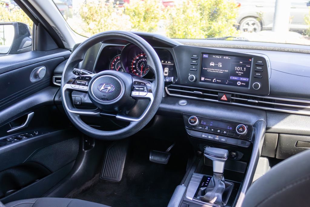 Certified 2023 Hyundai Elantra SEL w/ Preferred Accessory Package FWD image 11