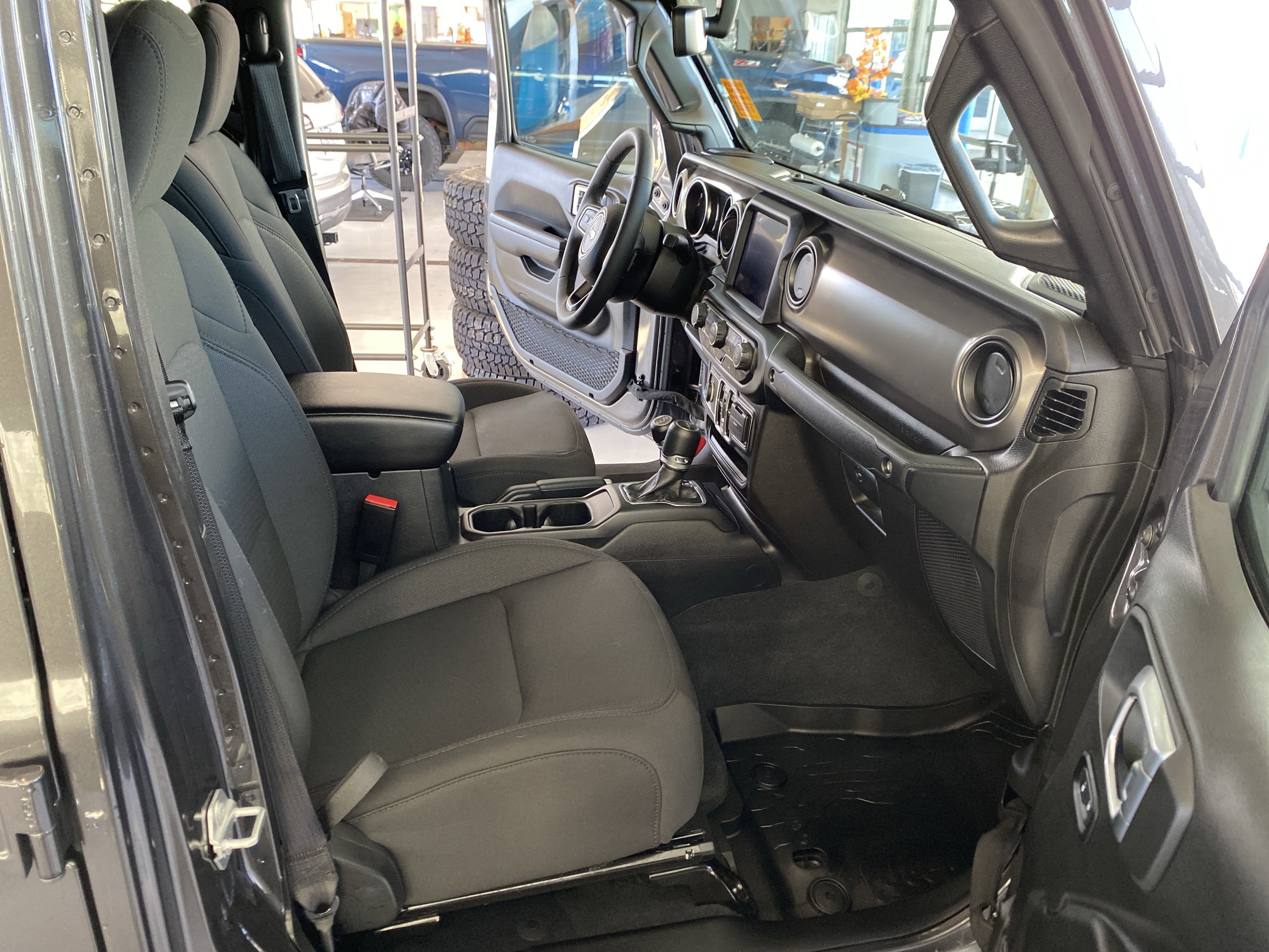 Used 2023 Jeep Gladiator Sport image 27