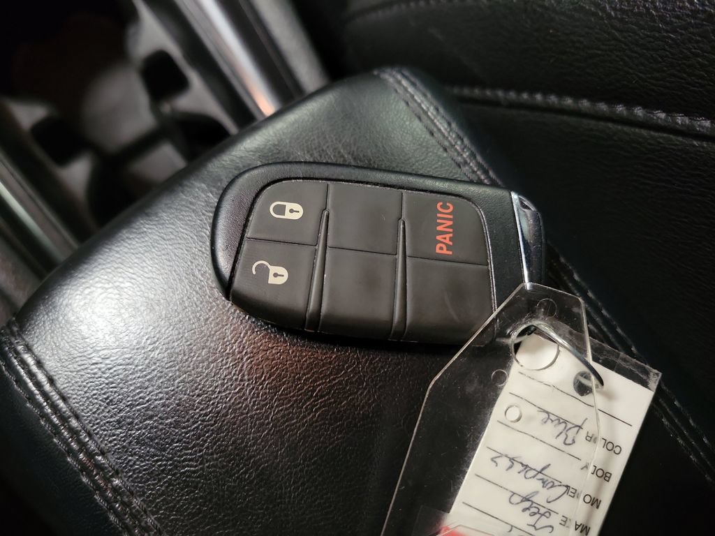 Used 2024 Jeep Compass Latitude AWD/4WD image 16