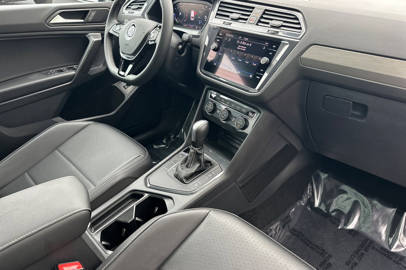 Used 2021 Volkswagen Tiguan S image 17