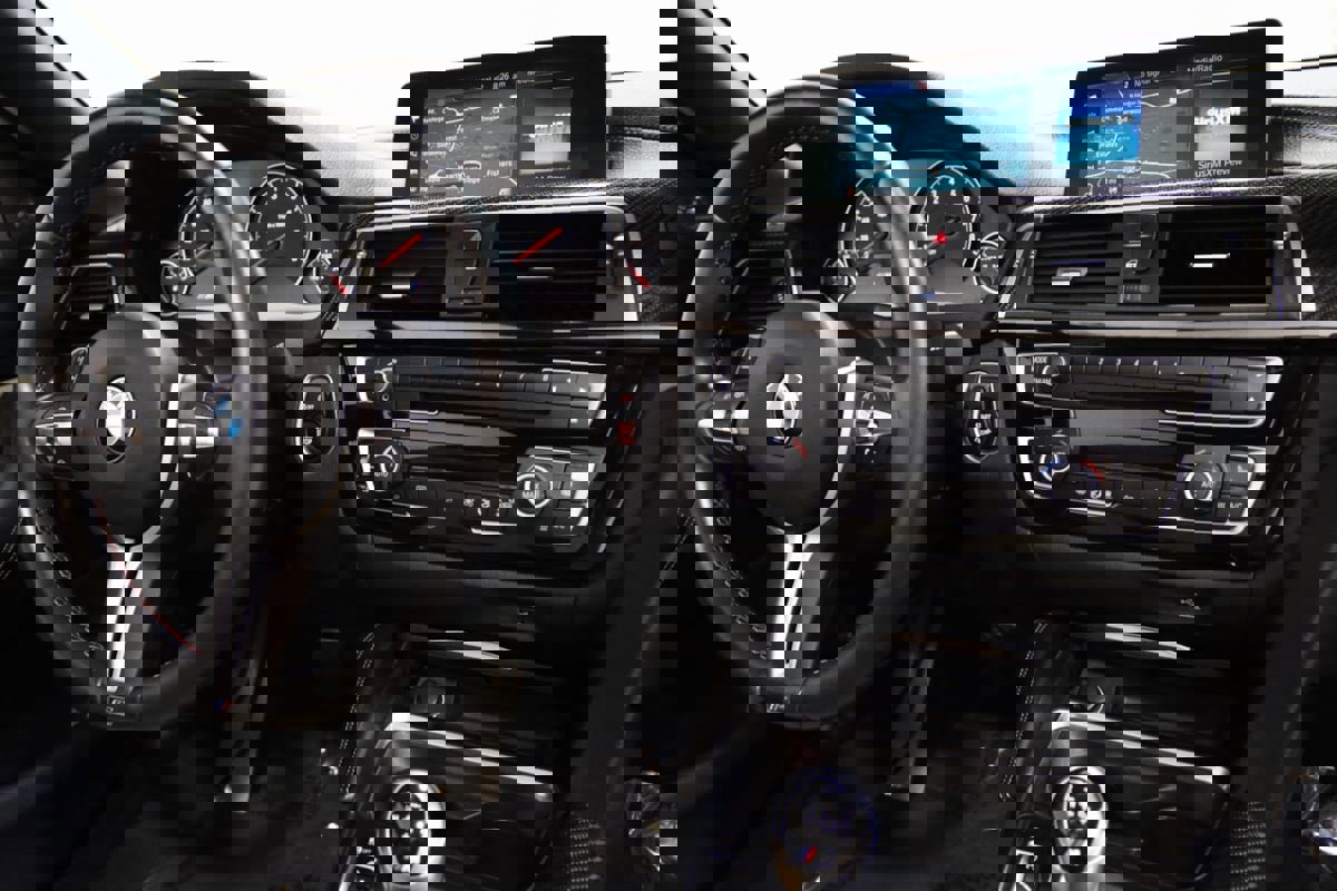 Used 2018 BMW M4 Convertible image 67