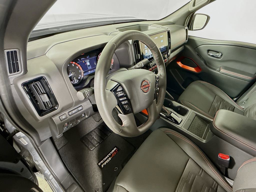 Used 2025 Nissan Frontier PRO-4X w/ Pro Convenience Package AWD/4WD image 11