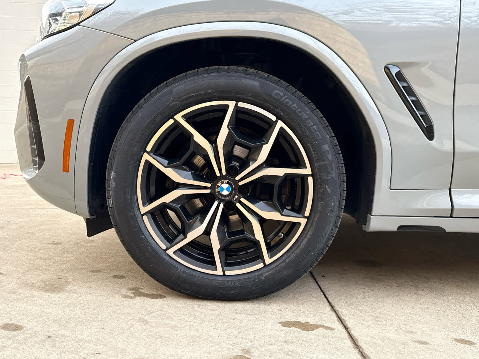 Certified 2023 BMW X4 xDrive30i w/ M Sport Package image 6