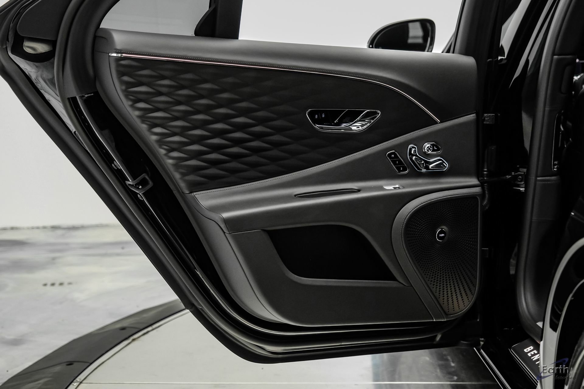 Used 2022 Bentley Flying Spur V8 AWD/4WD image 97