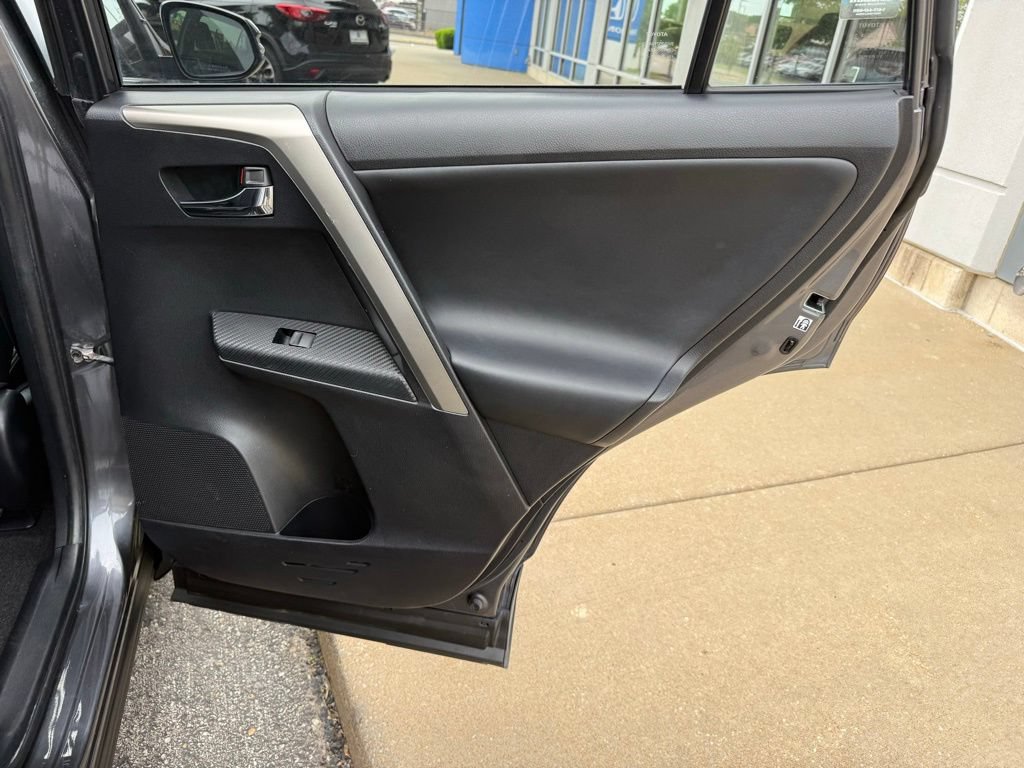 Used 2015 Toyota RAV4 Limited AWD/4WD image 35