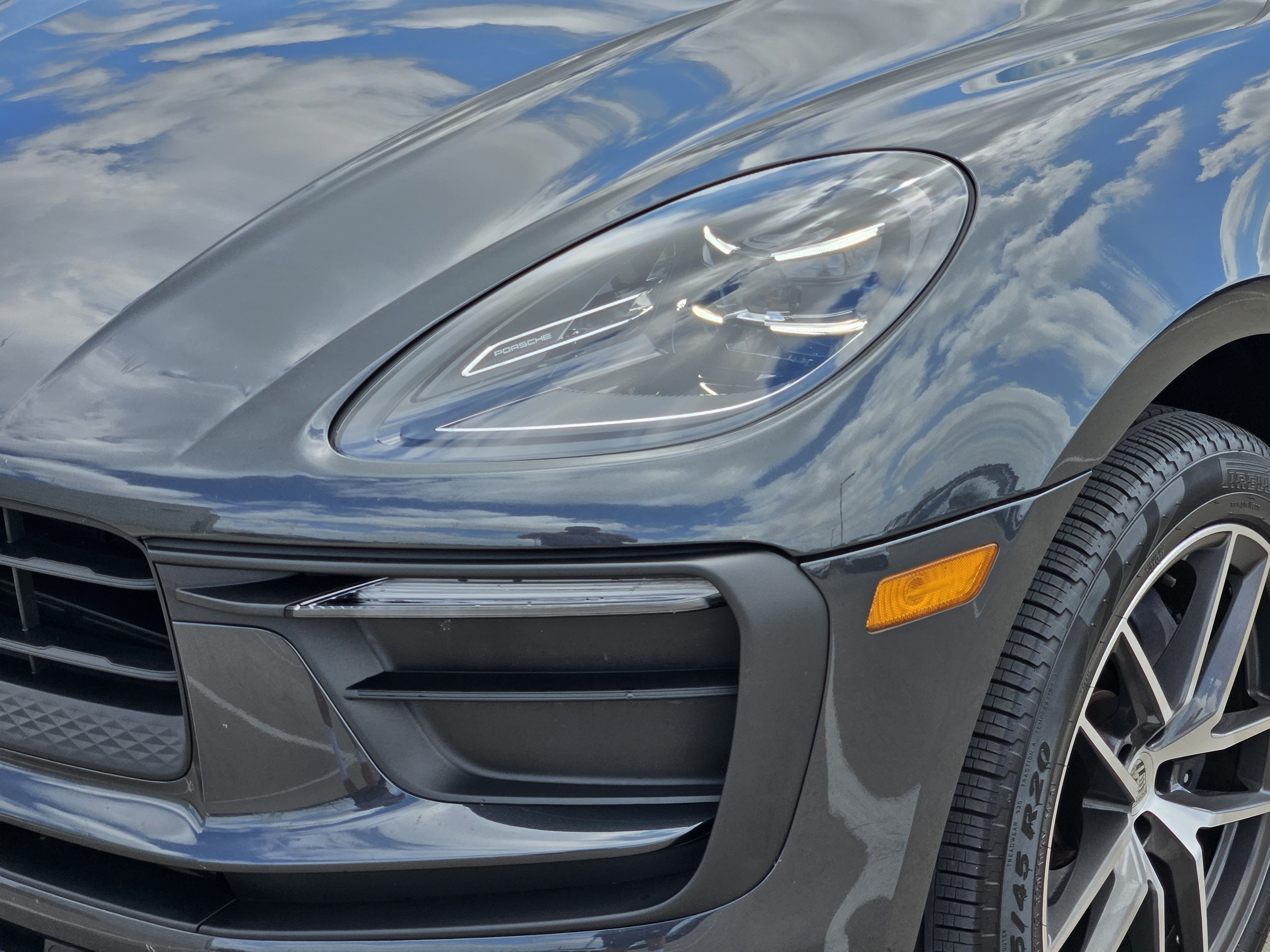 Certified 2026 Porsche Macan AWD/4WD image 12