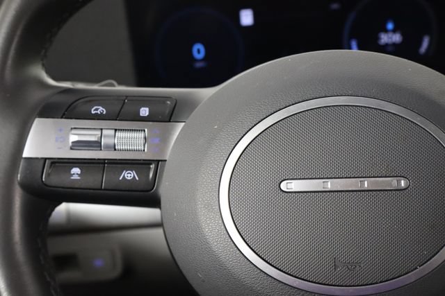 Used 2024 Hyundai Kona SEL FWD image 8