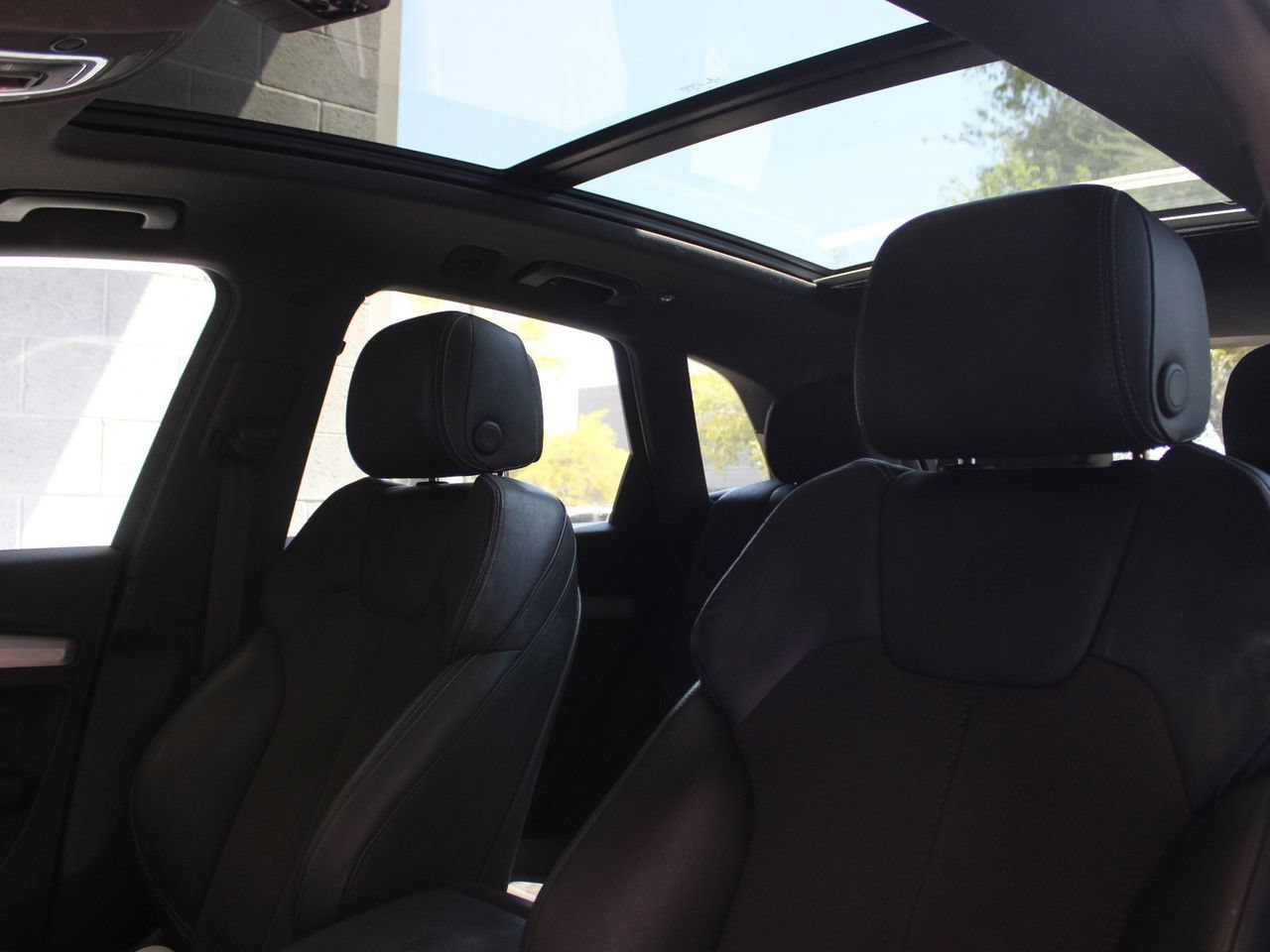Used 2020 Audi SQ5 Premium w/ Convenience Package AWD/4WD image 18