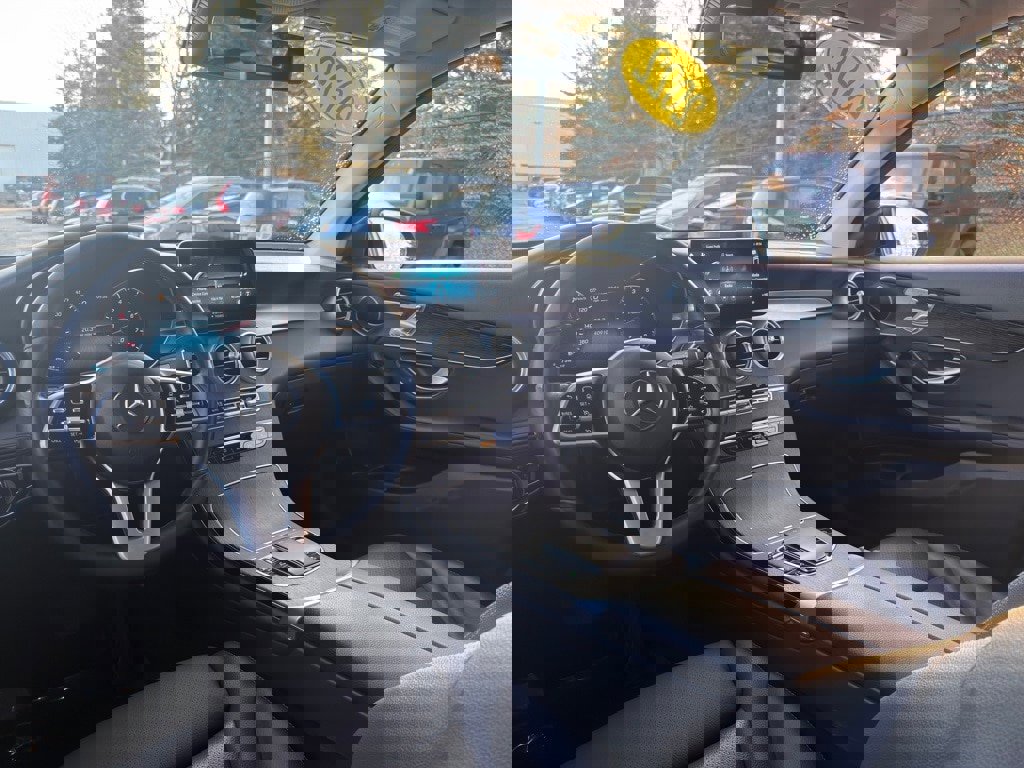 Certified 2022 Mercedes-Benz GLC 300 4MATIC w/ Premium Package Lite image 15