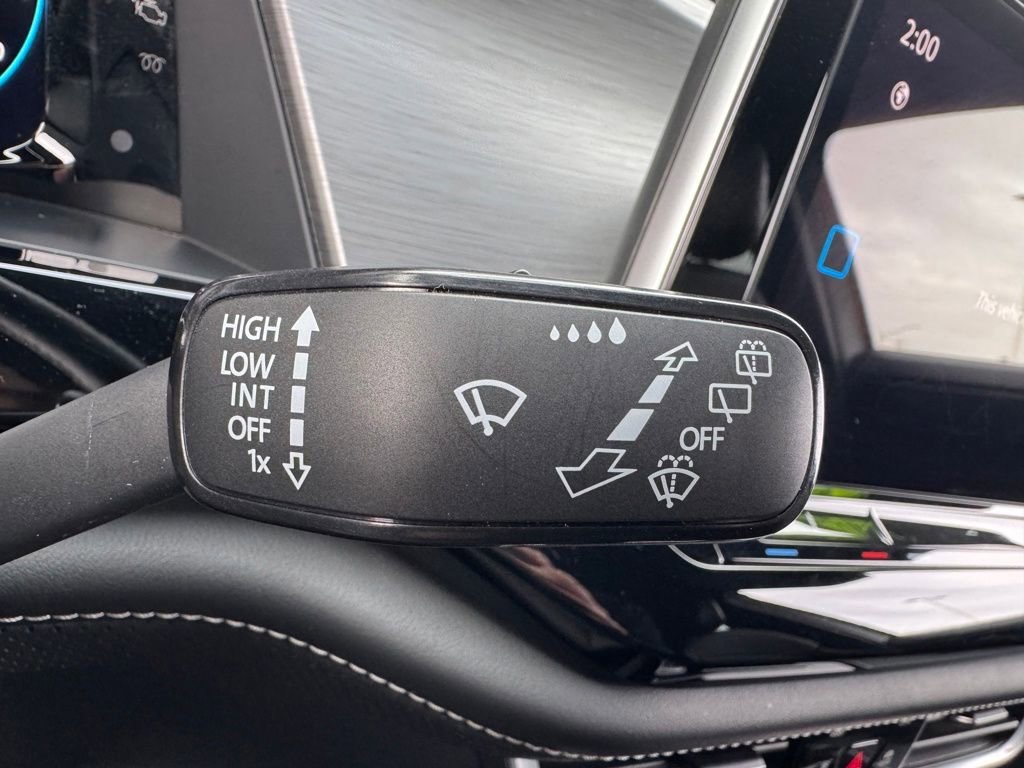 Used 2024 Volkswagen Atlas Cross Sport SE image 11