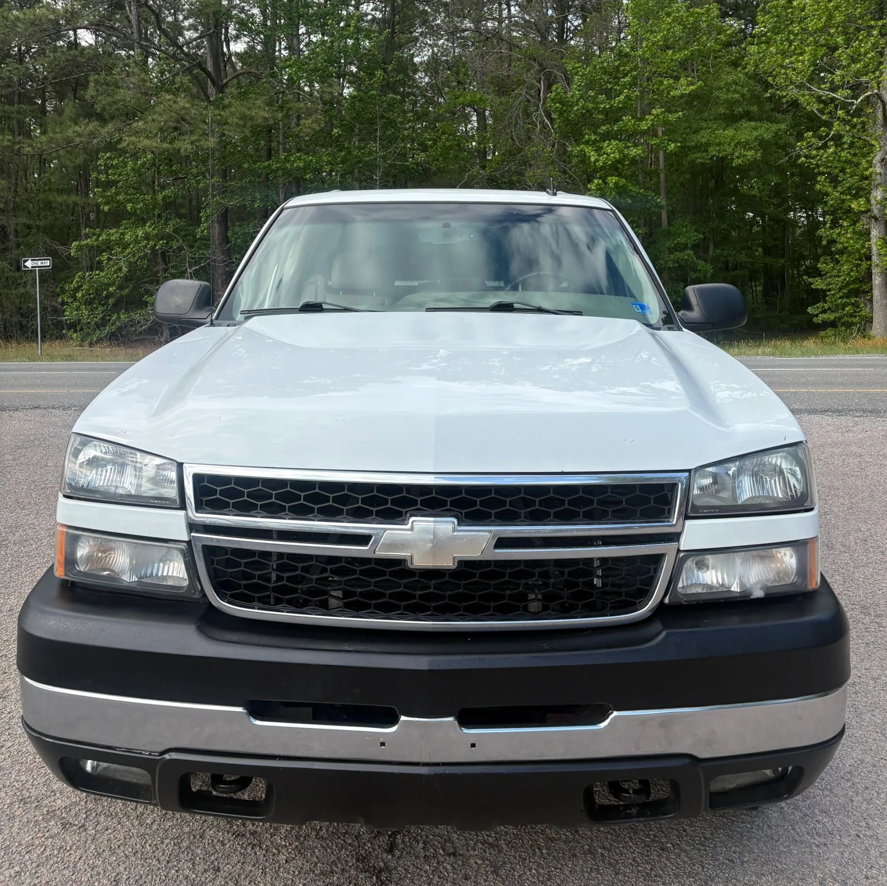 Used 2006 Chevrolet Silverado 2500 LT w/ Heavy-Duty Power Package AWD/4WD image 10