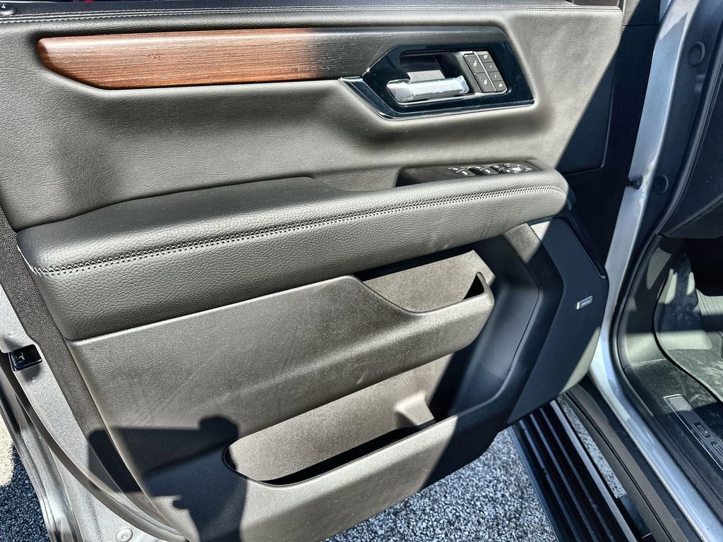 New 2026 GMC Yukon Denali w/ Sun & Power Step Package image 21