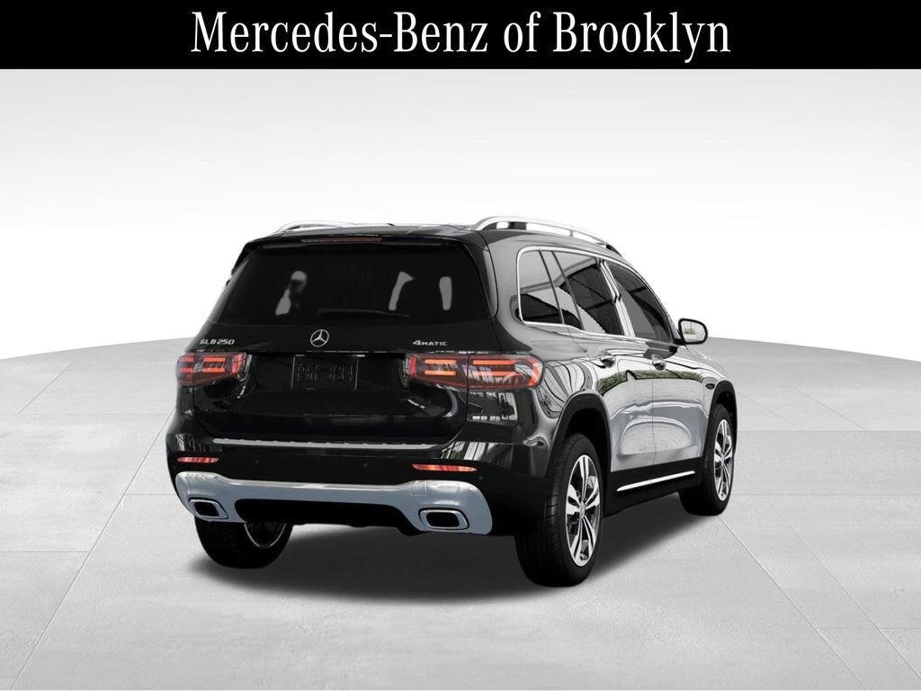 Used 2025 Mercedes-Benz GLB 250 4MATIC image 23