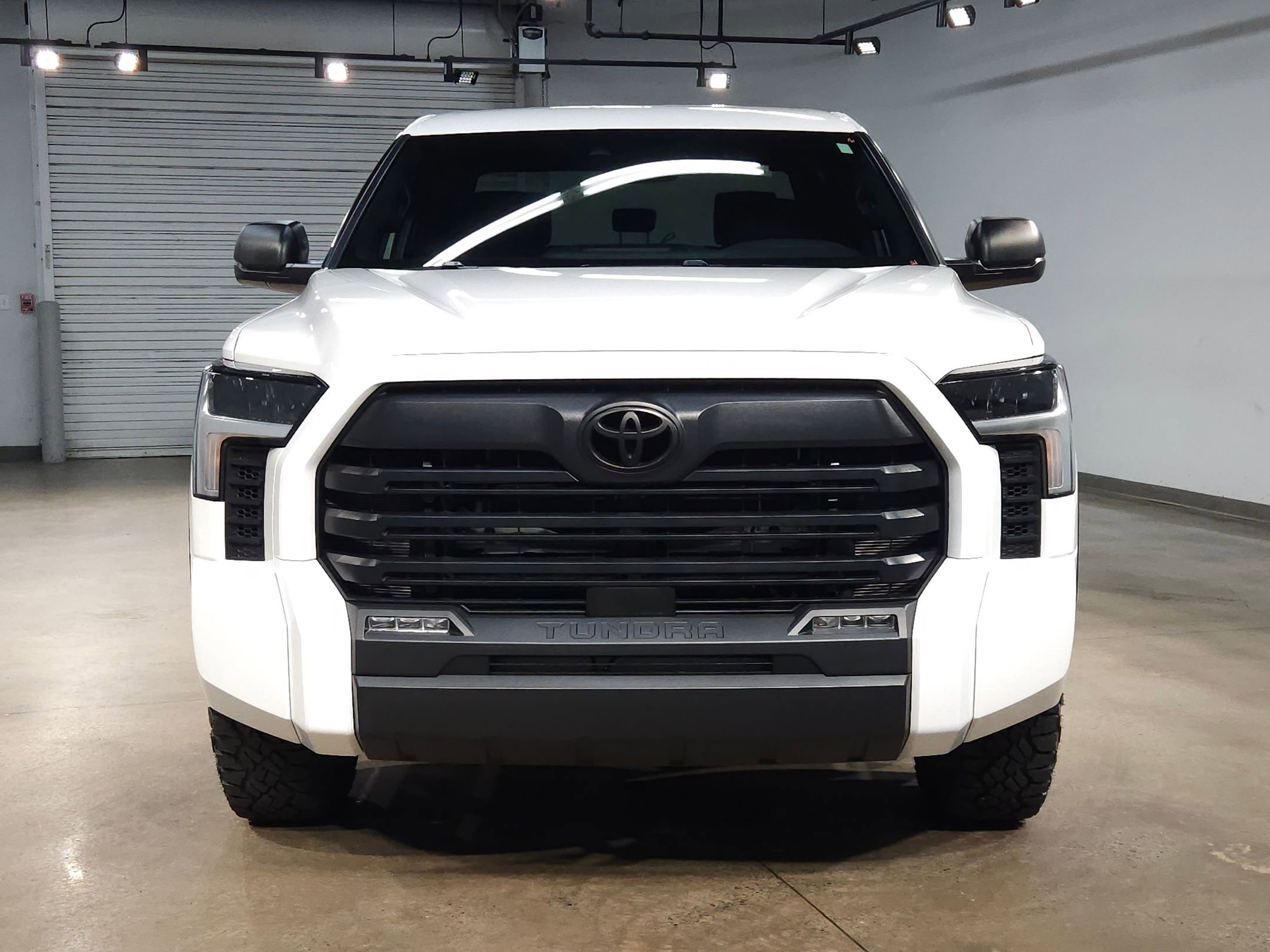 Used 2025 Toyota Tundra SR5 AWD/4WD image 2