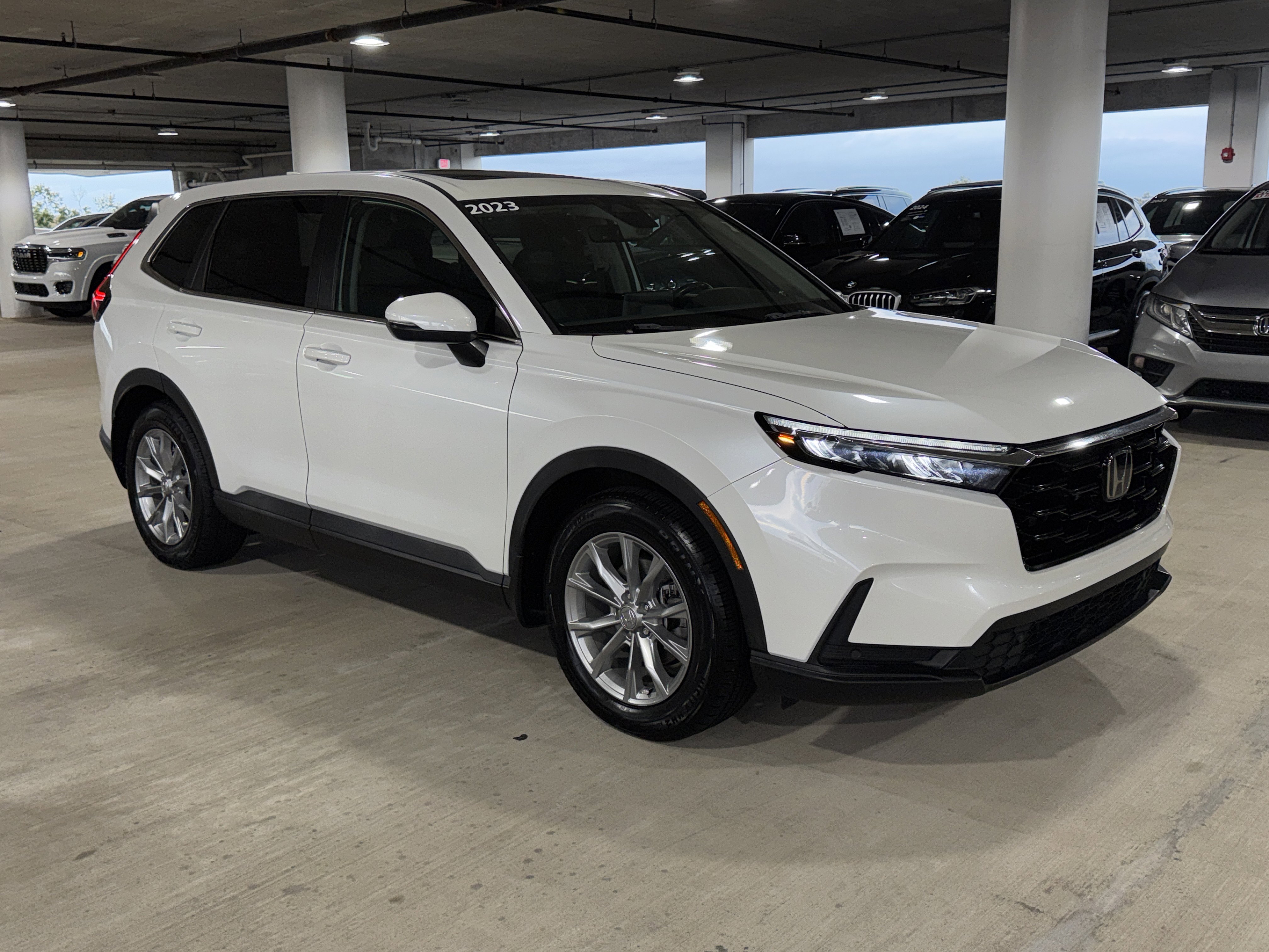 Used 2023 Honda CR-V EX-L image 2