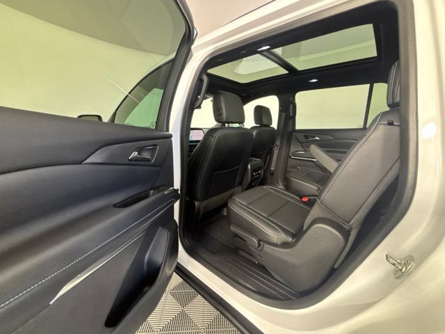 Used 2025 Chevrolet Traverse LT w/ Sun and Wheel Package AWD/4WD image 21
