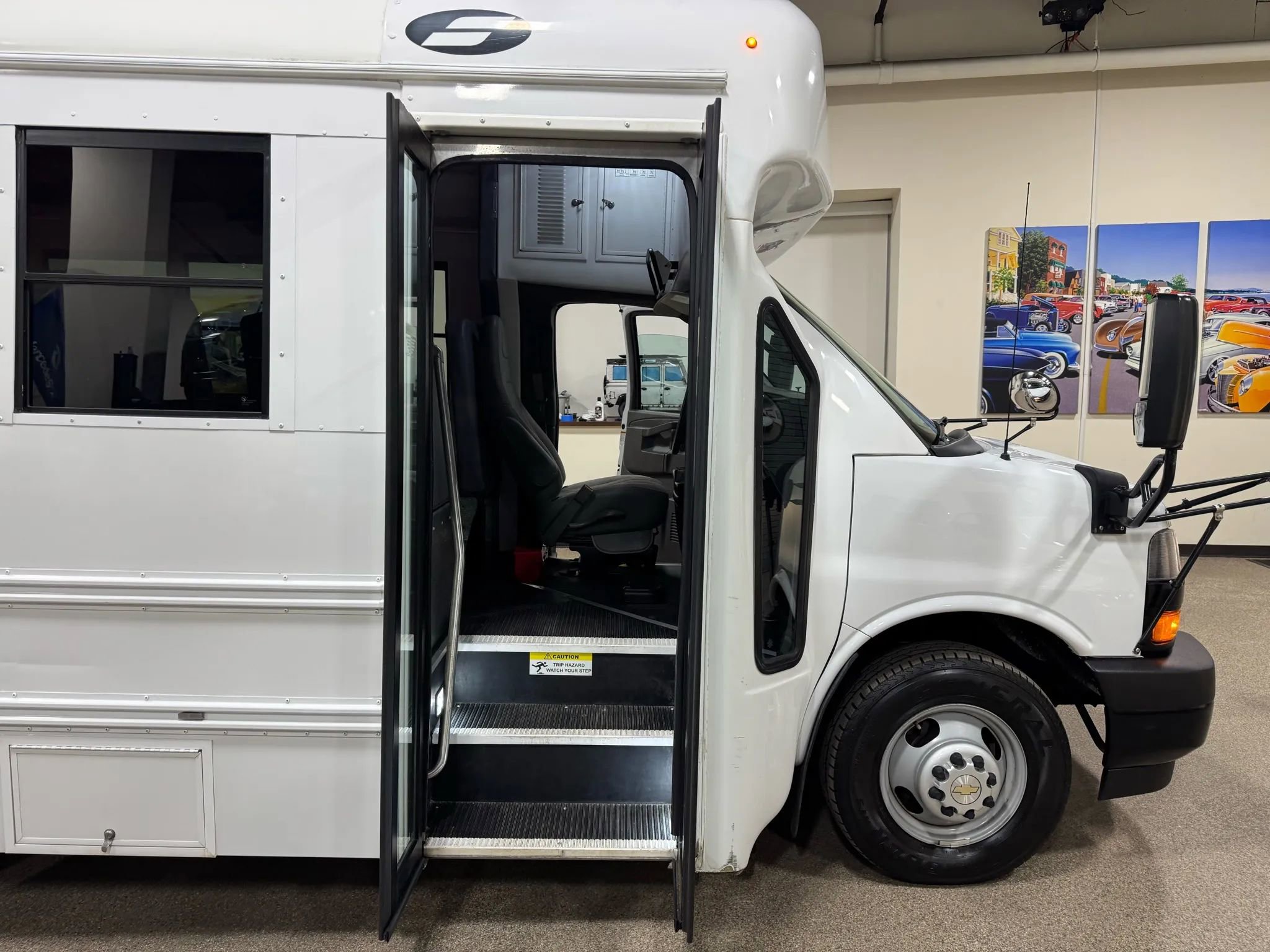 Used 2019 Chevrolet Express 3500 w/ School Bus Package image 23