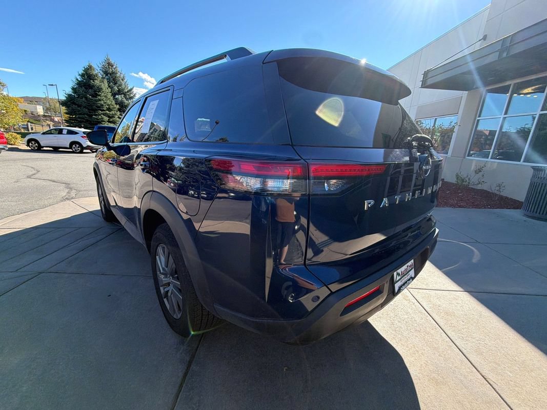 Used 2022 Nissan Pathfinder SV AWD/4WD image 8