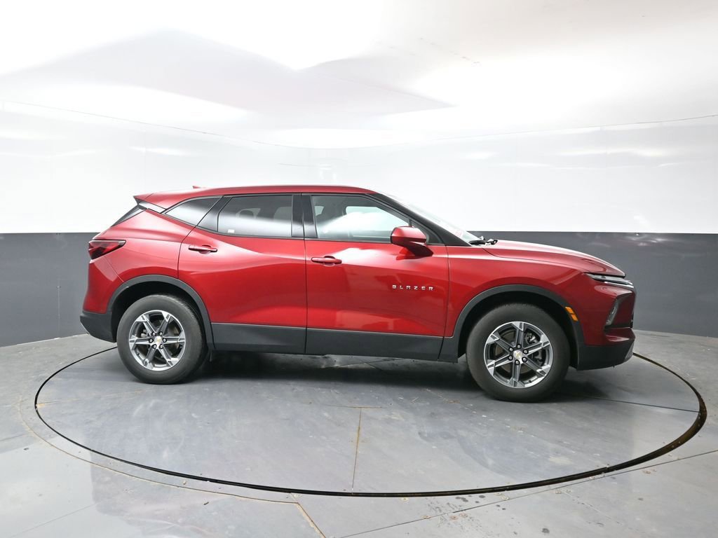 Used 2025 Chevrolet Blazer LT AWD/4WD image 4