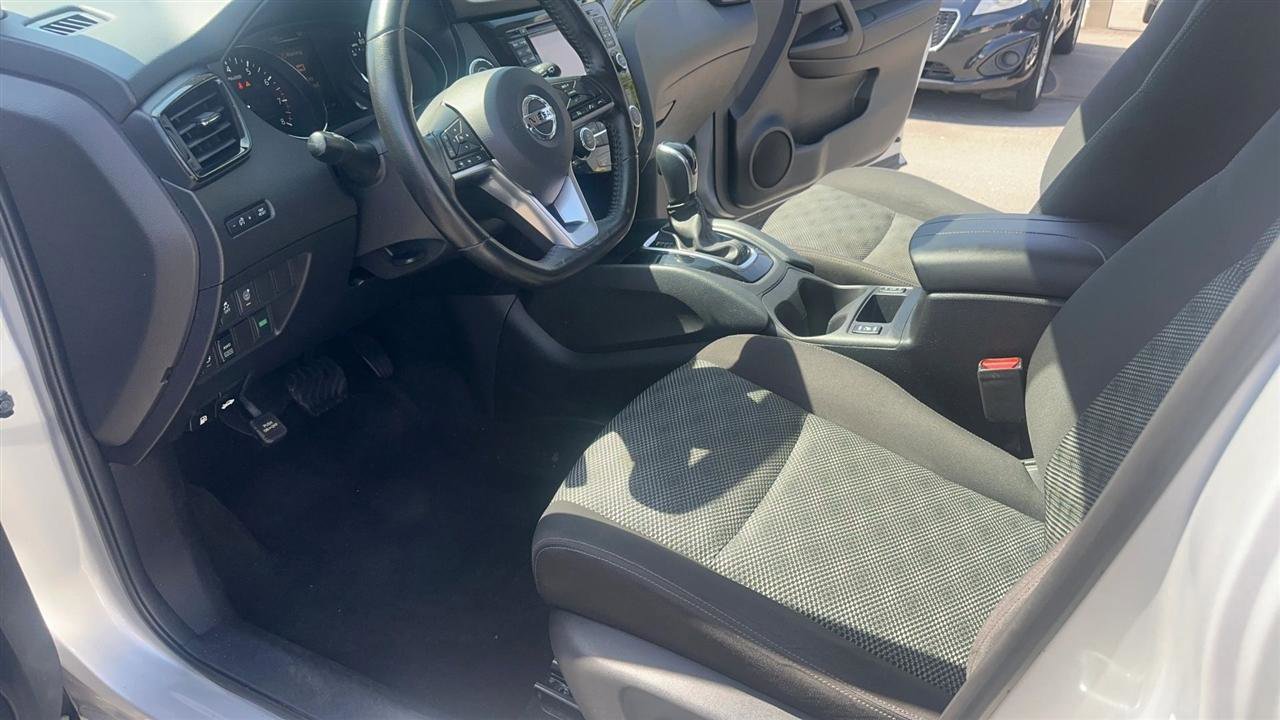 Used 2017 Nissan Rogue Sport SV w/ SV Premium Package AWD/4WD image 21