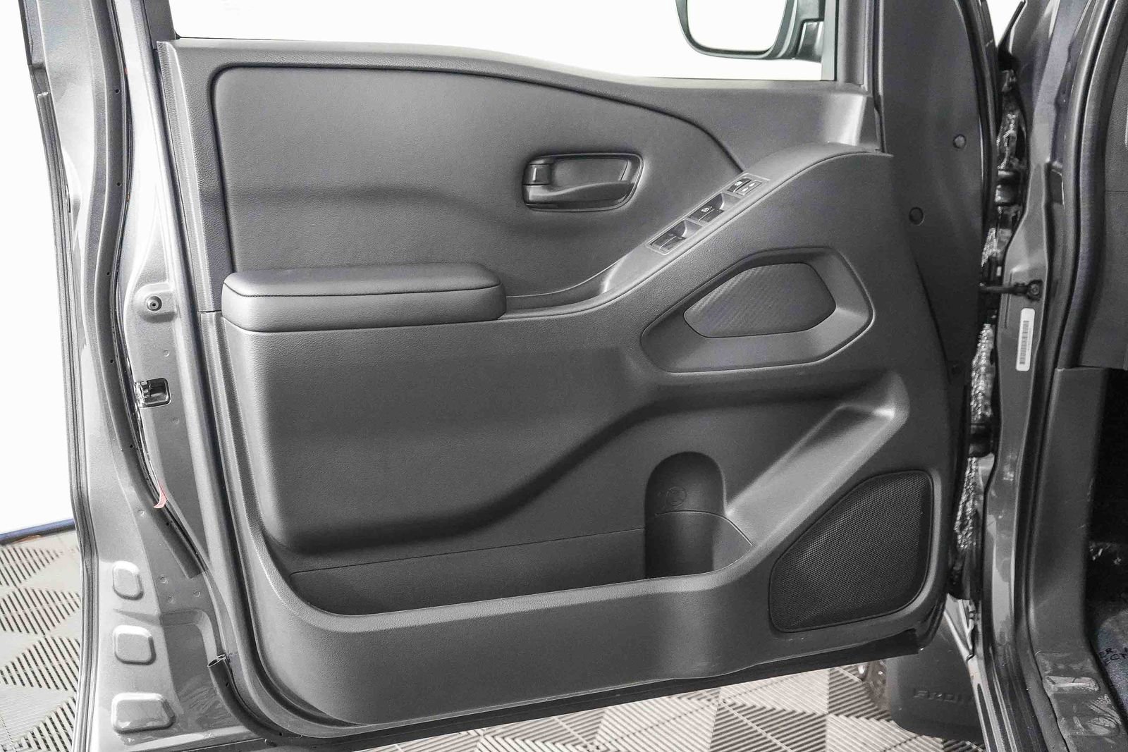 Certified 2025 Nissan Frontier S image 21