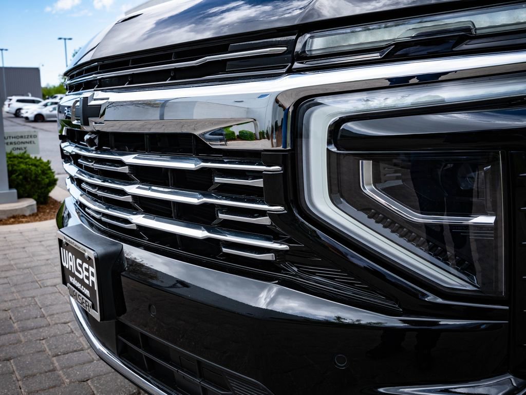 Used 2025 Chevrolet Tahoe Premier image 3