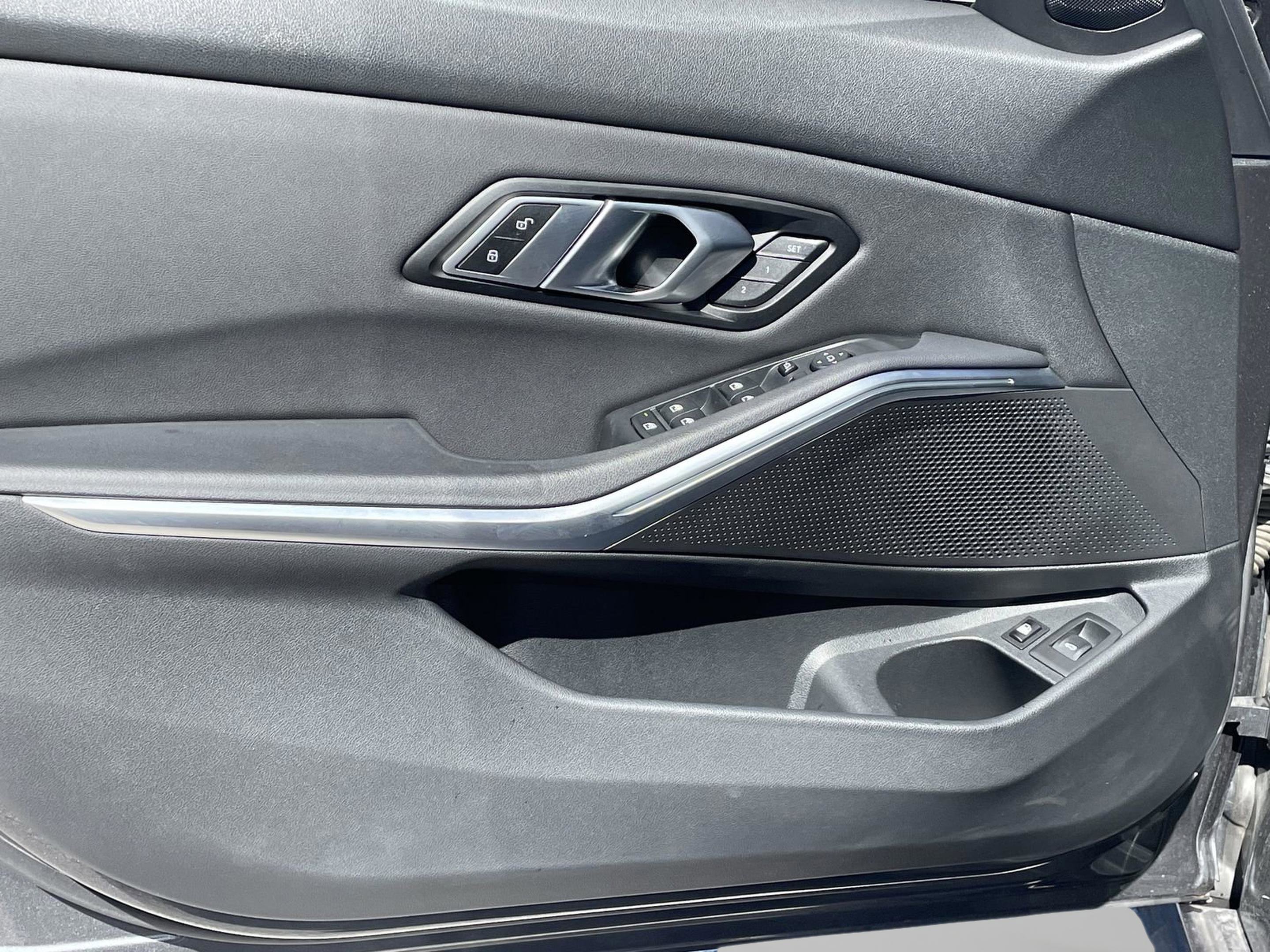 Used 2021 BMW 330e w/ Convenience Package image 22