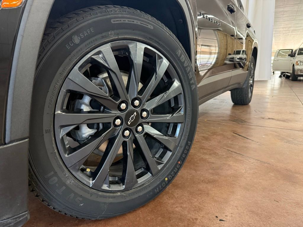 Used 2022 Chevrolet Traverse RS image 22