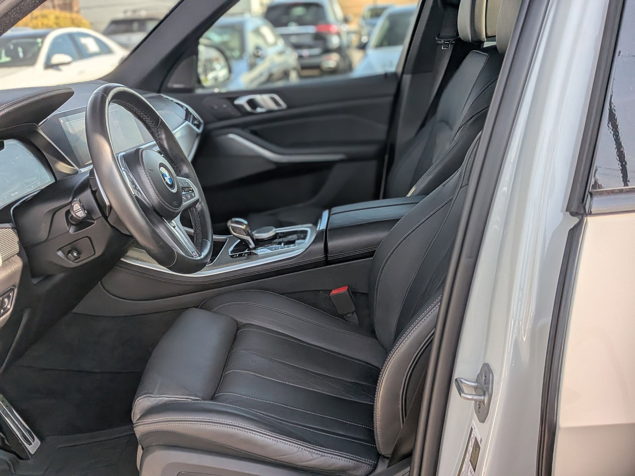 Used 2021 BMW X5 xDrive40i w/ M Sport Package image 14