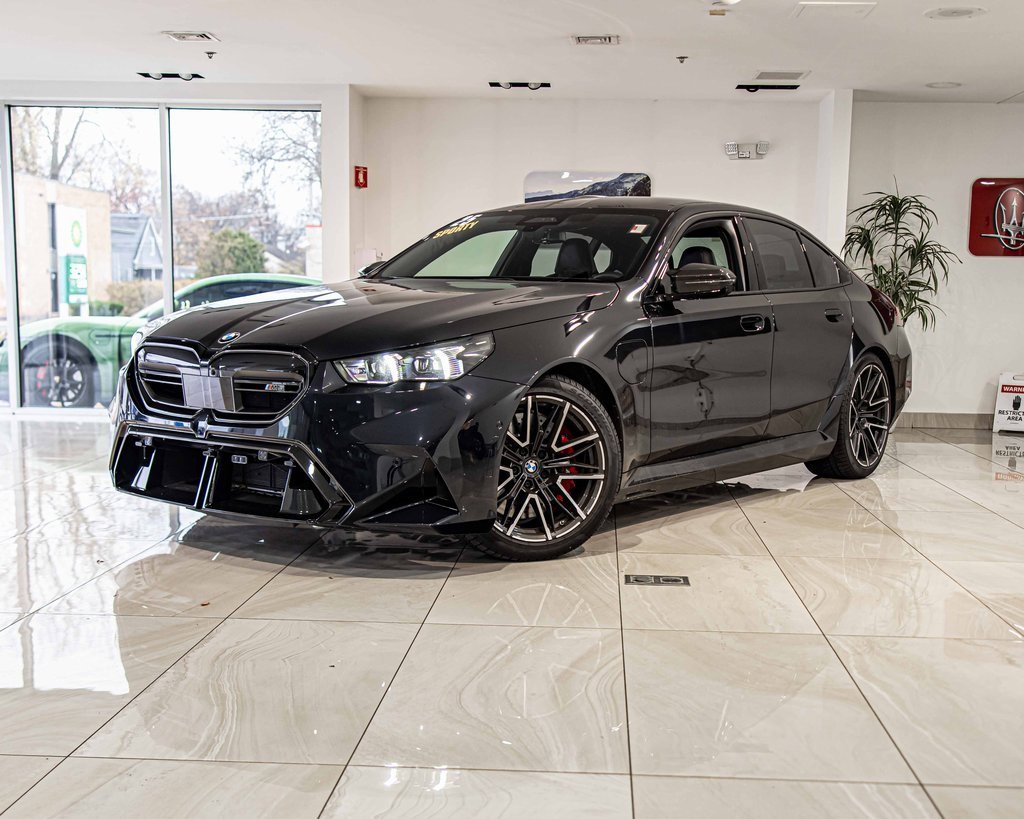 Used 2025 BMW M5 w/ Carbon Package image 1