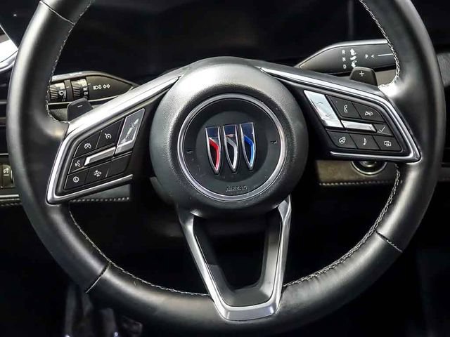 Used 2025 Buick Enclave Preferred AWD/4WD image 19