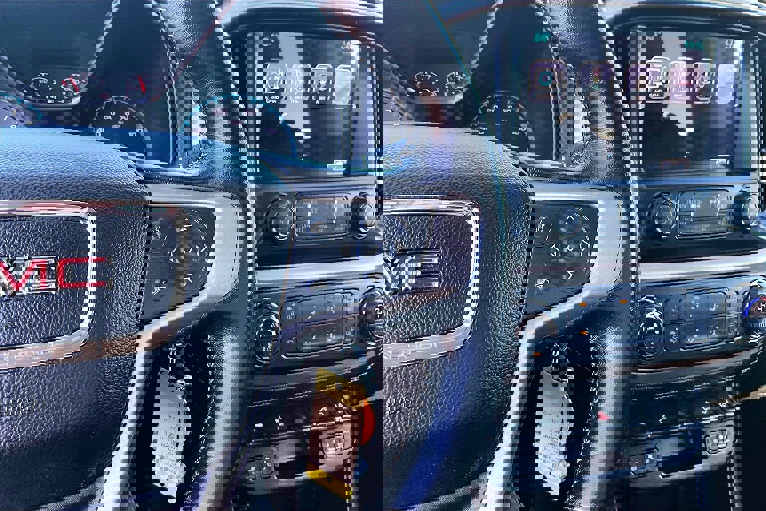 Used 2018 GMC Canyon Denali image 18