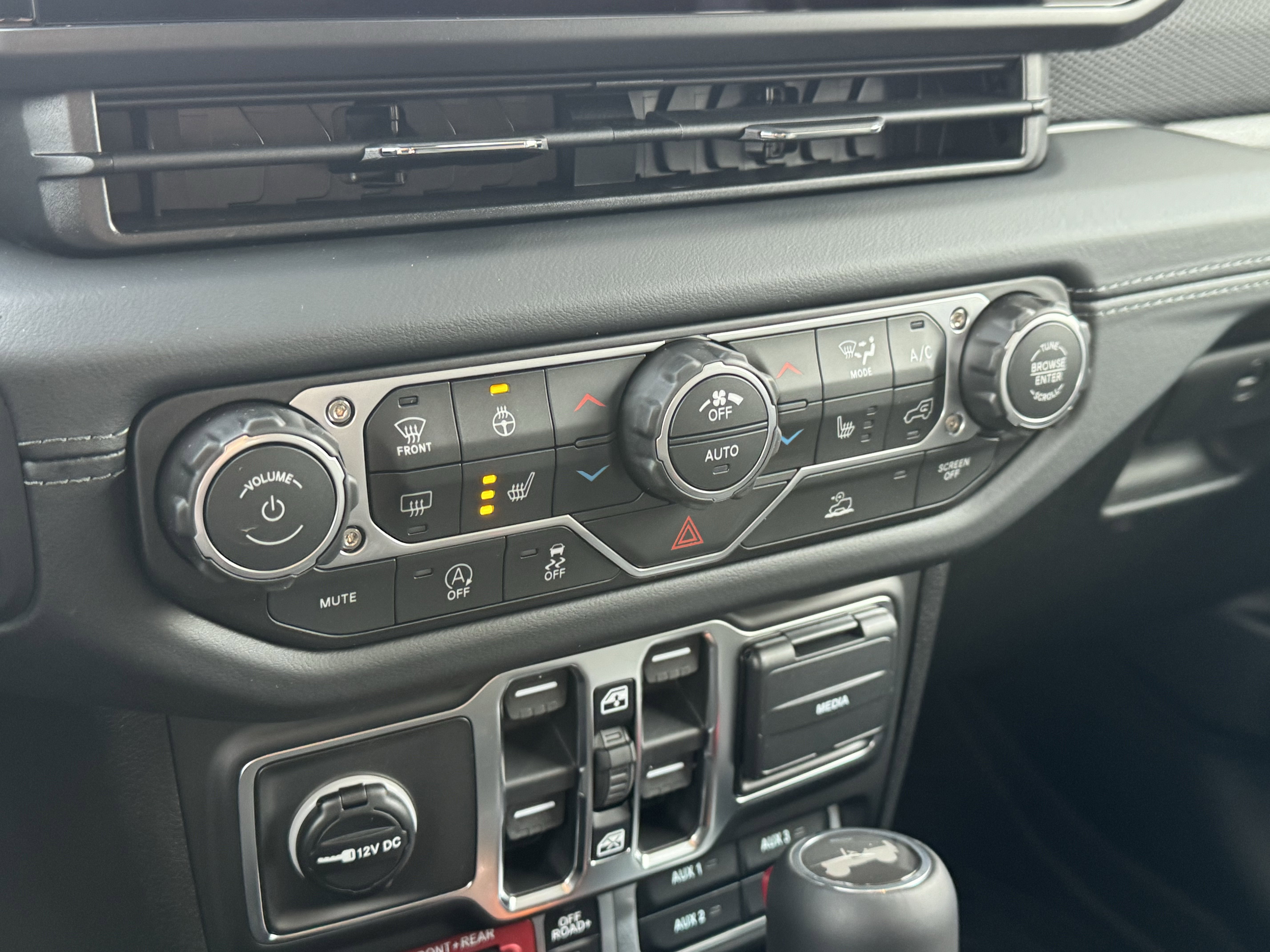 New 2026 Jeep Wrangler Unlimited Rubicon w/ Xtreme 35 Tire Package image 22