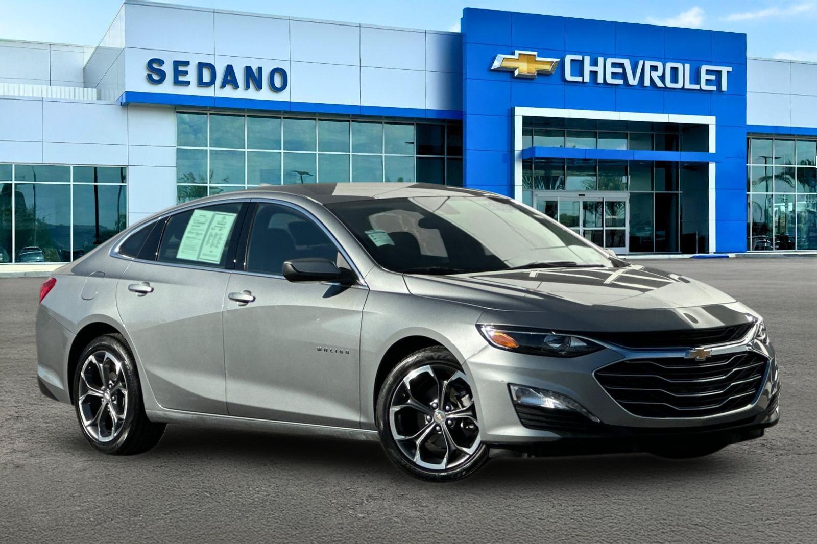 Used 2024 Chevrolet Malibu LT FWD image 2