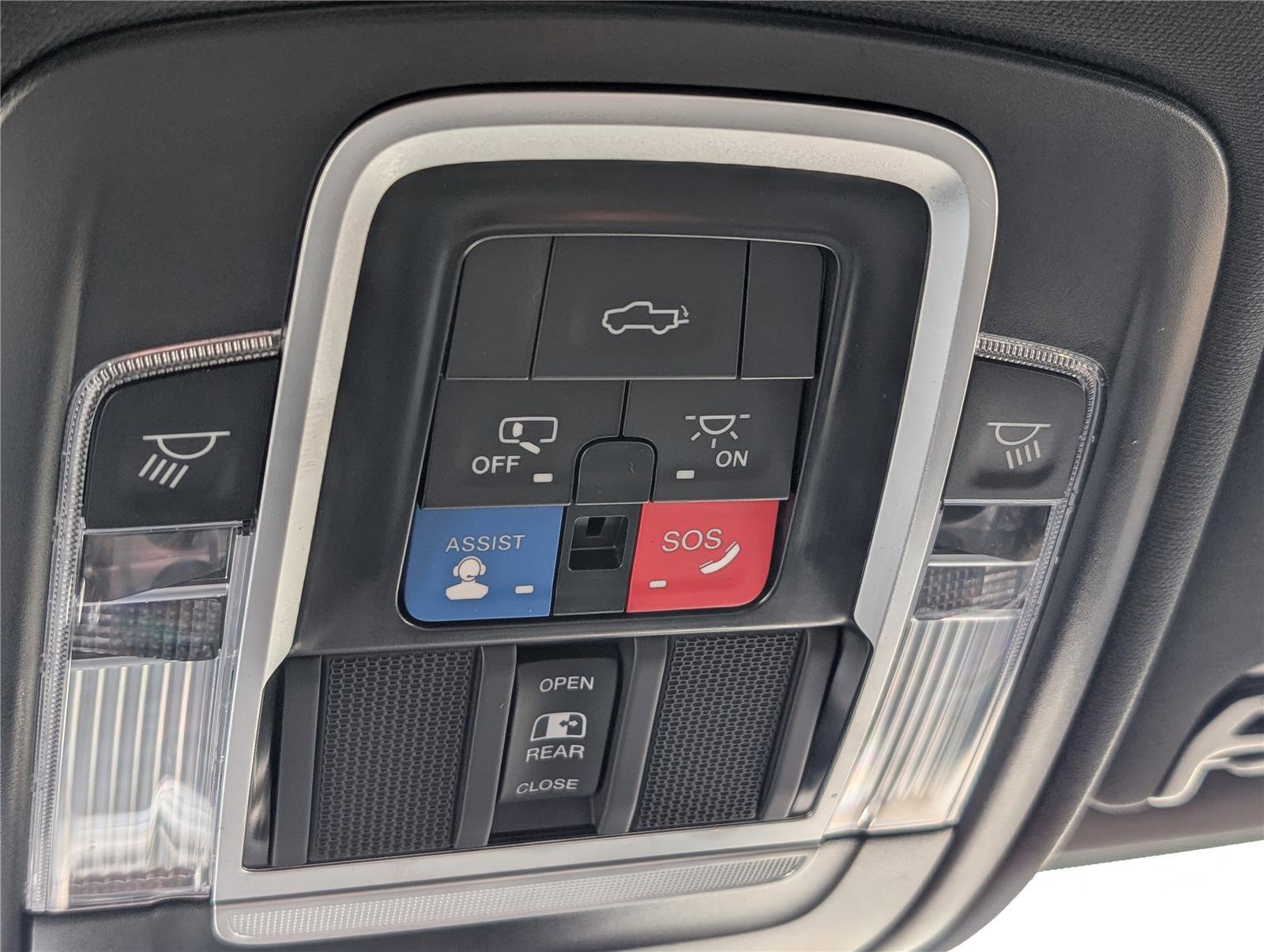 Used 2023 RAM 2500 Limited image 36