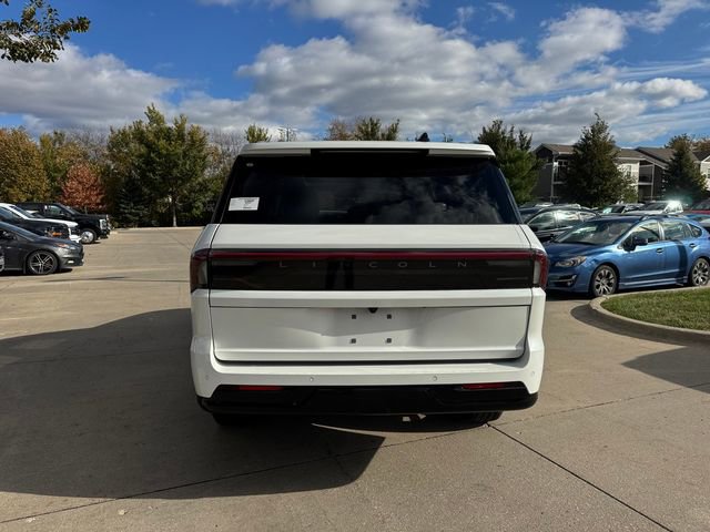 New 2025 Lincoln Navigator Reserve image 7