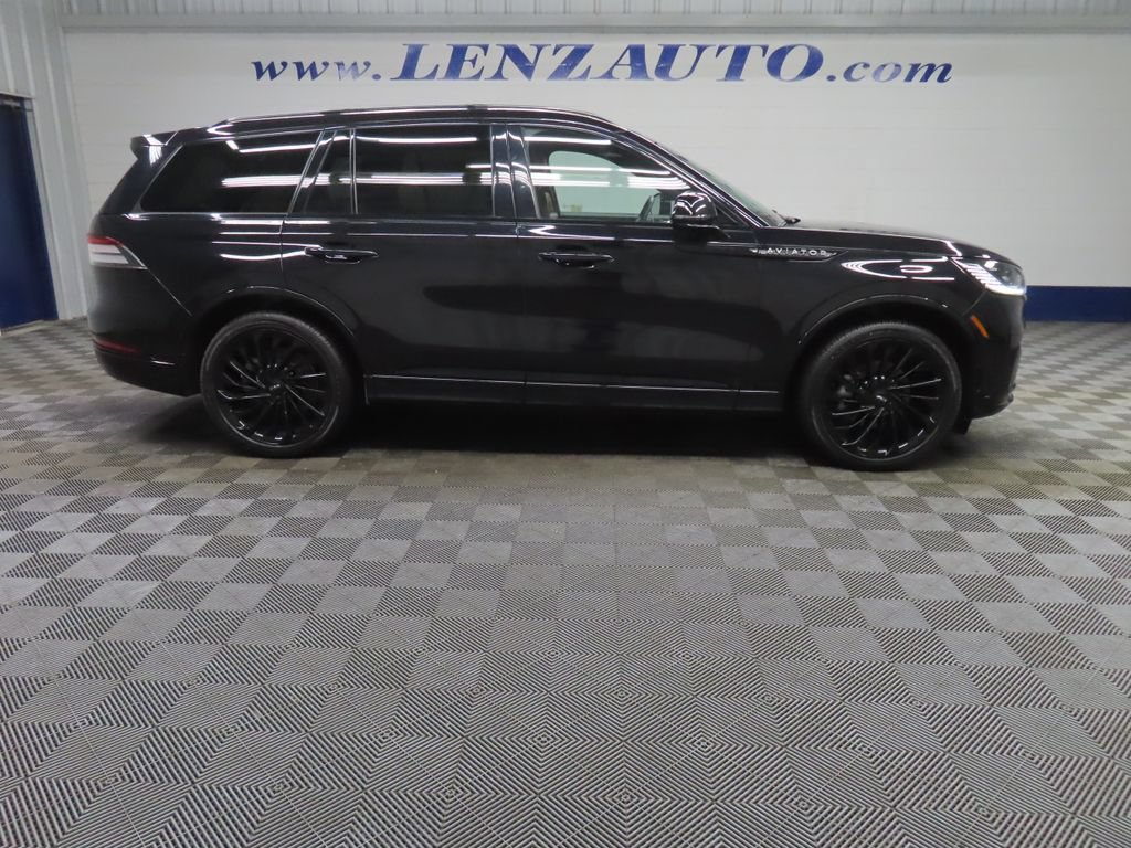 Used 2025 Lincoln Aviator Reserve w/ Equipment Group 201A AWD/4WD video 2