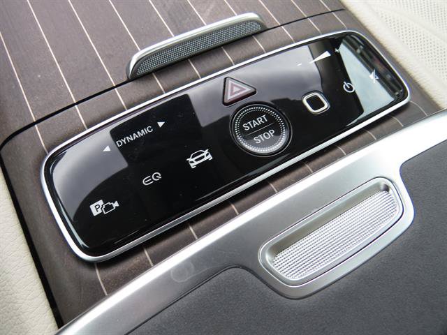 Certified 2023 Mercedes-Benz EQS 580 4MATIC SUV w/ Exclusive Trim Package image 16