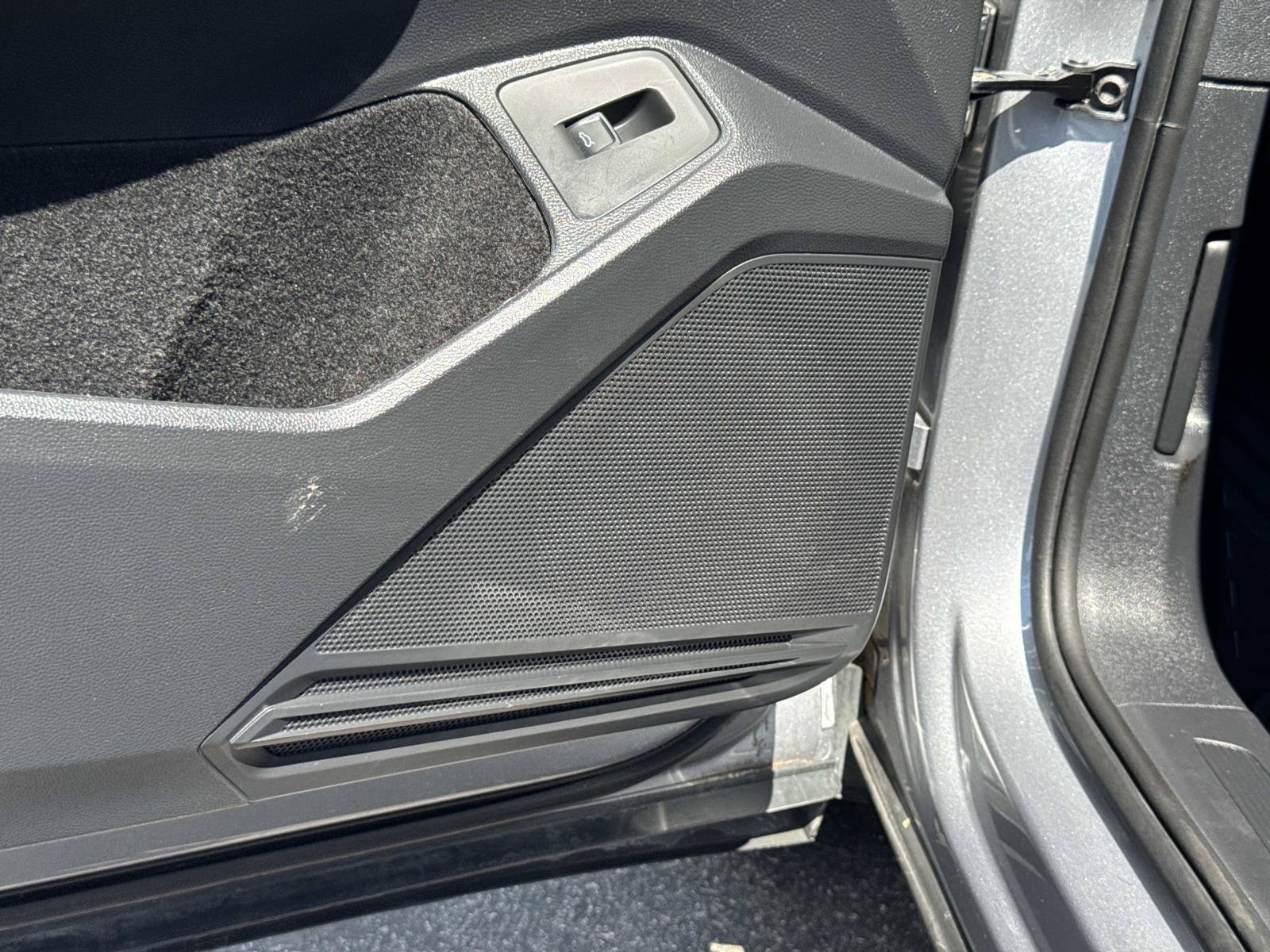 Certified 2024 Volkswagen Tiguan SE FWD image 20