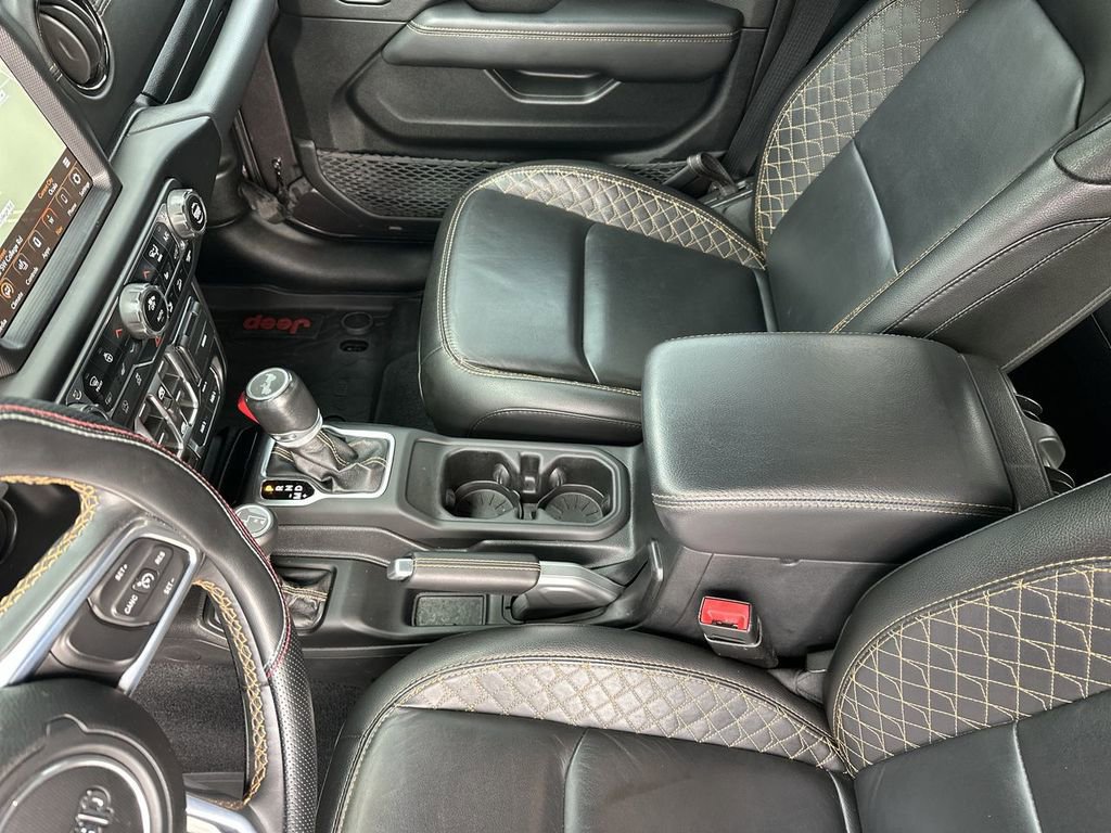 Used 2020 Jeep Wrangler Unlimited Sahara image 25